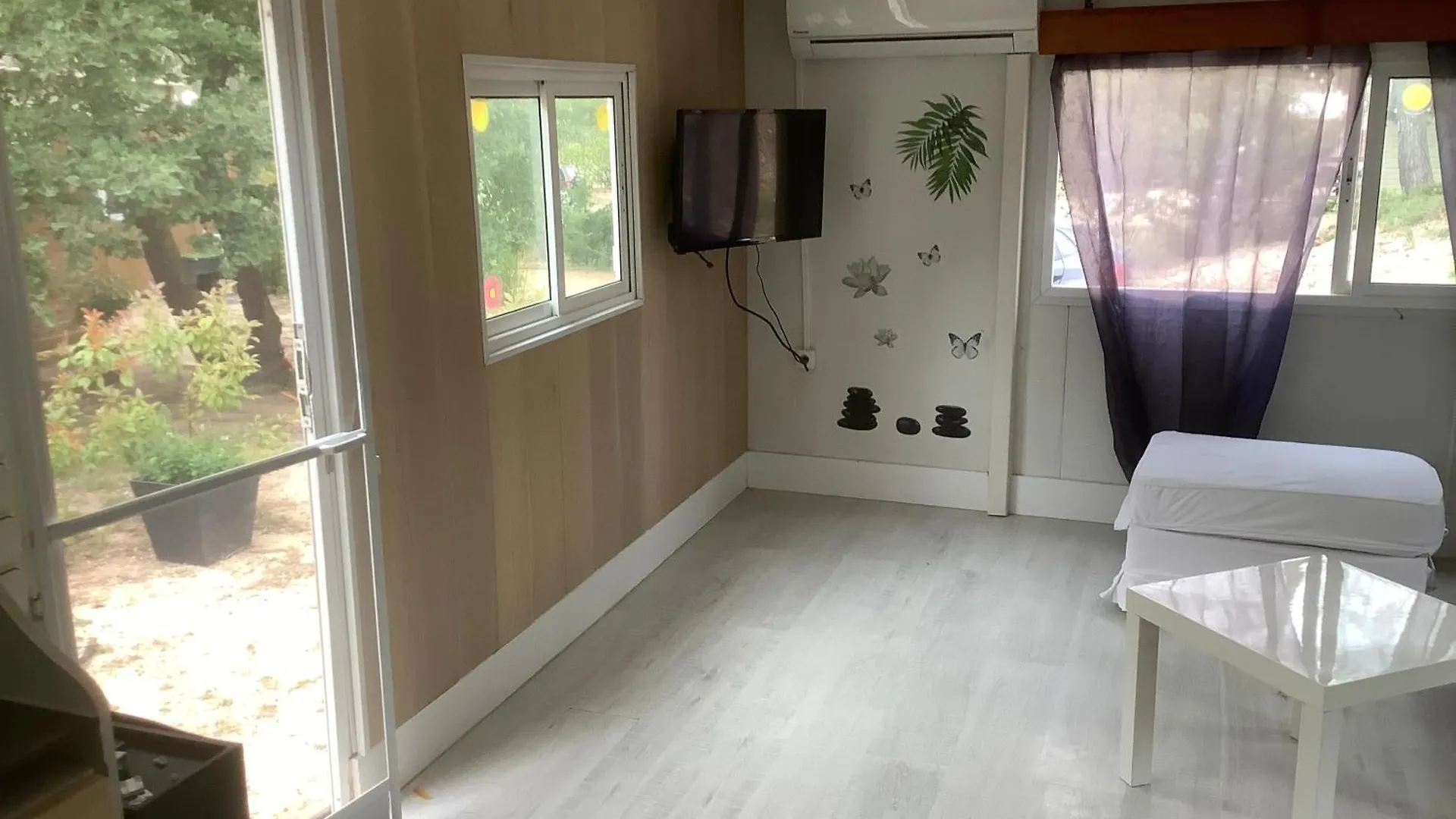 Bungalow Avec Piscine Privative Proche Aix En Provence La Barben Holiday home