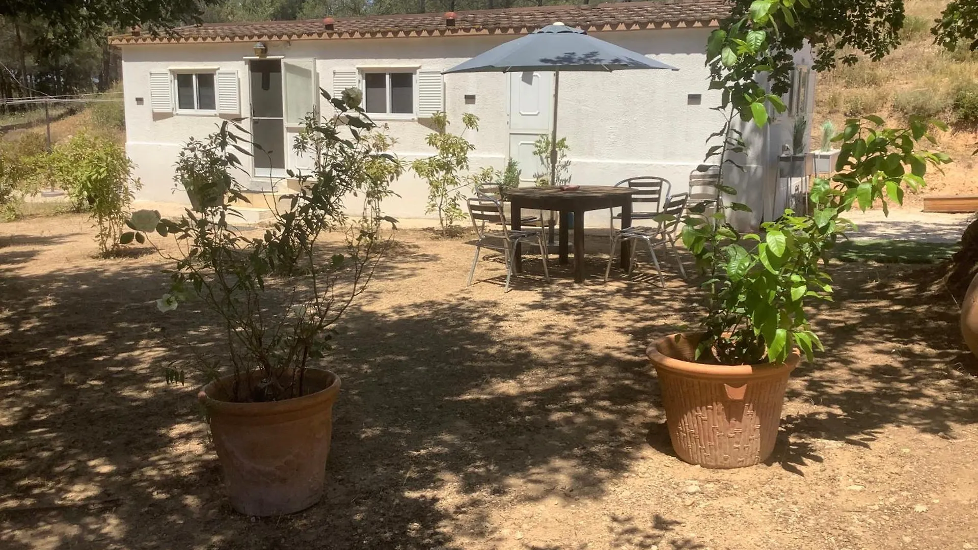Holiday home Bungalow Avec Piscine Privative Proche Aix En Provence La Barben